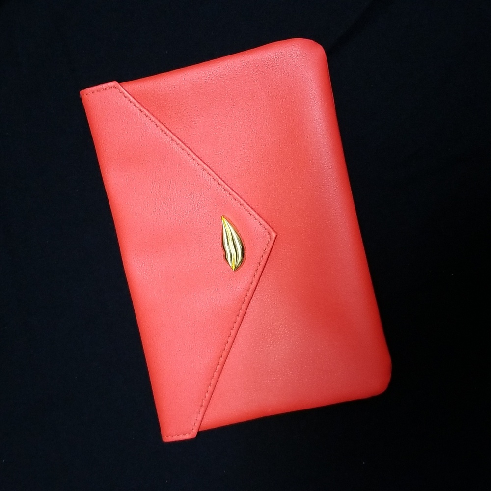 Ipsy 'Sealed with a Kiss" bag